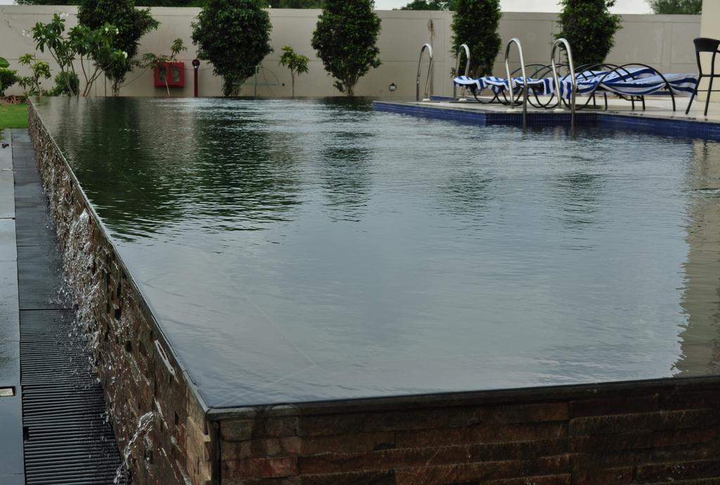 Ramada By Wyndham Jaipur Jaisinghpura Hotel Buitenkant foto