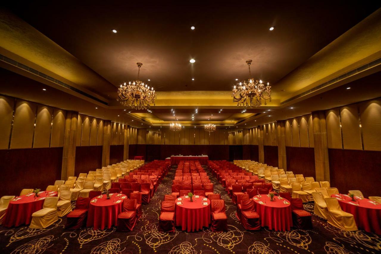 Ramada By Wyndham Jaipur Jaisinghpura Hotel Buitenkant foto