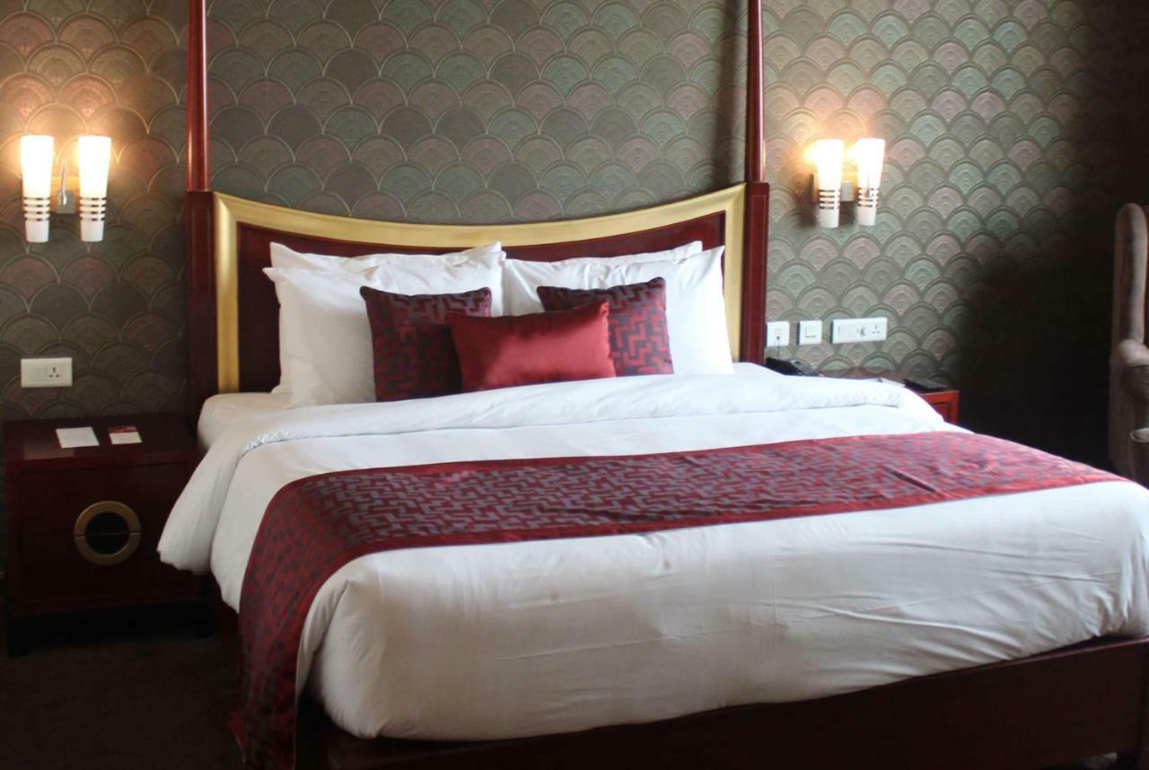 Ramada By Wyndham Jaipur Jaisinghpura Hotel Buitenkant foto